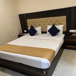 Ivy Plaza Luxury Inde