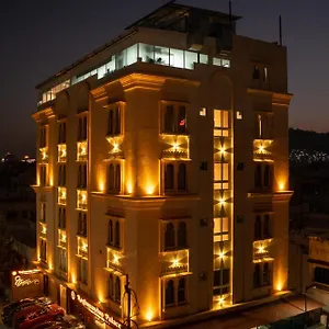 3* Hotel Raghunandan Palace - A Premier Boutique Stay, Center & 500 Meters From Railway Station